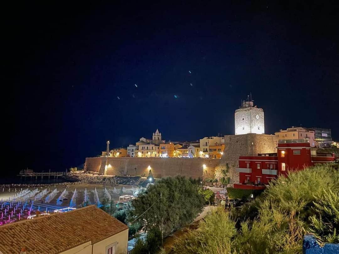 La Finestra Sul Castello B&B Термоли Экстерьер фото